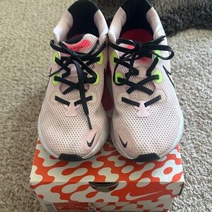 Womens Nike Renew Run